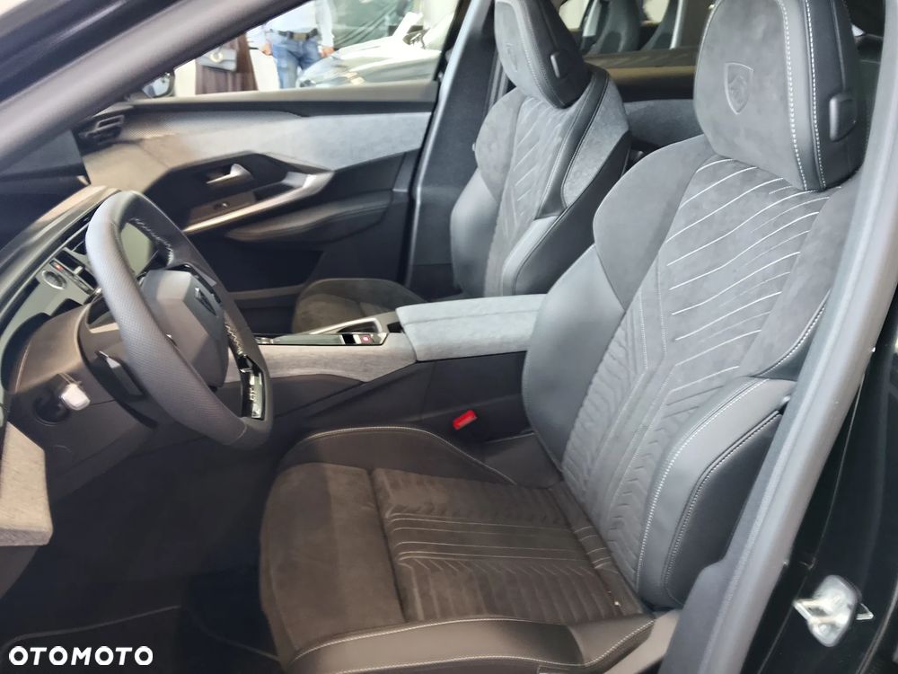 Peugeot 3008 1.2 PureTech mHEV GT E-DCS6 - 11