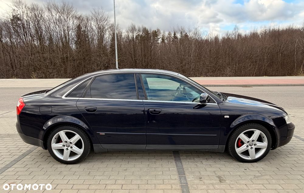Audi A4 Limousine - 10