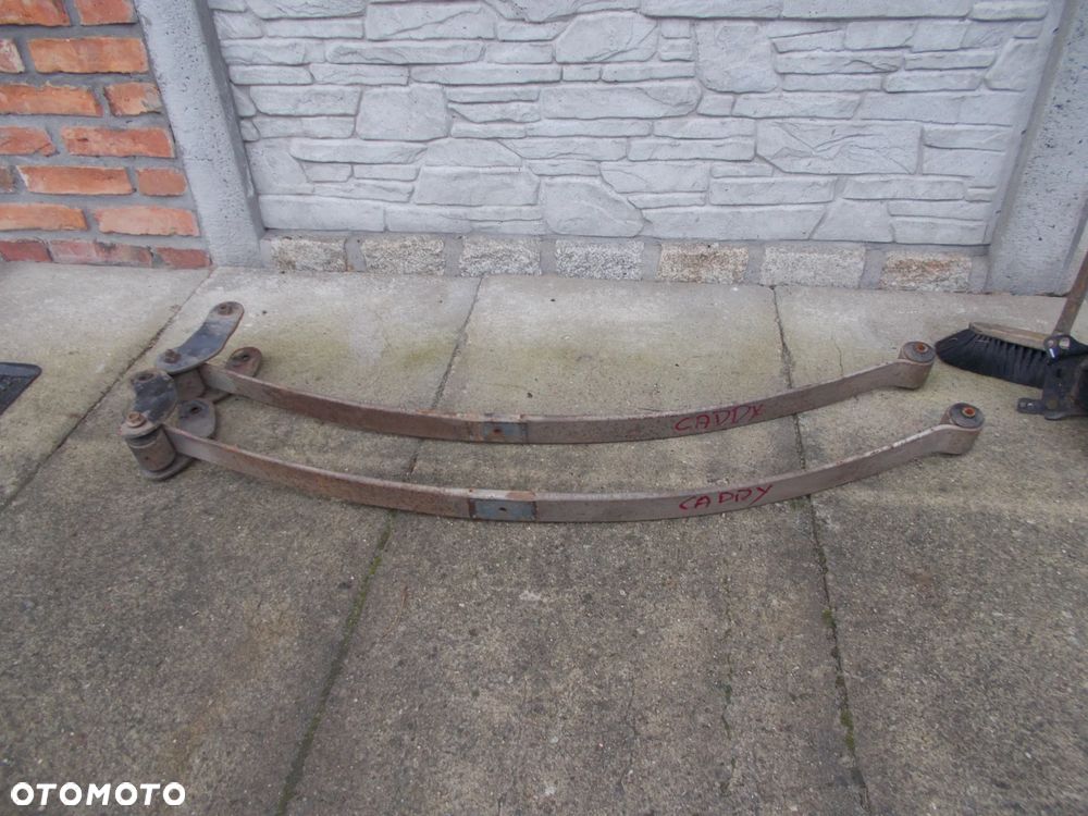 VW Caddy 3 03-10R Resor Resory tył Laga - 2