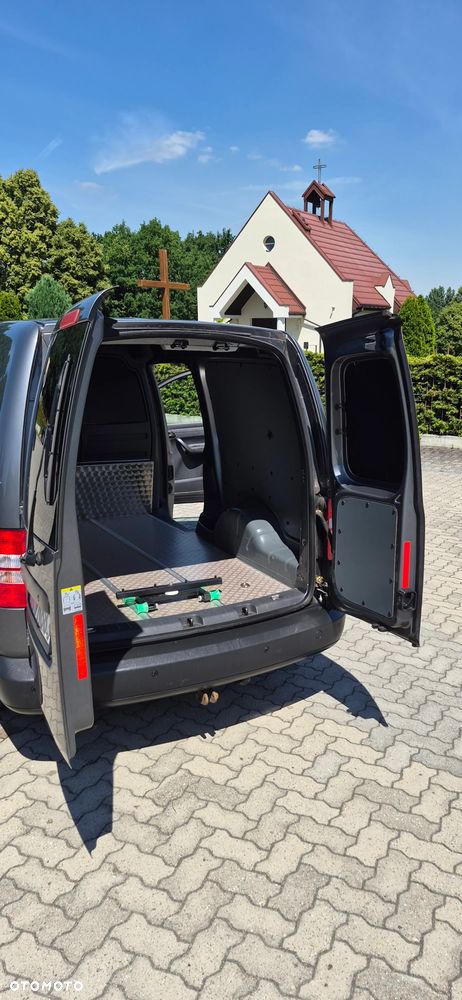 Volkswagen Caddy Highline Mixt DSG - 9