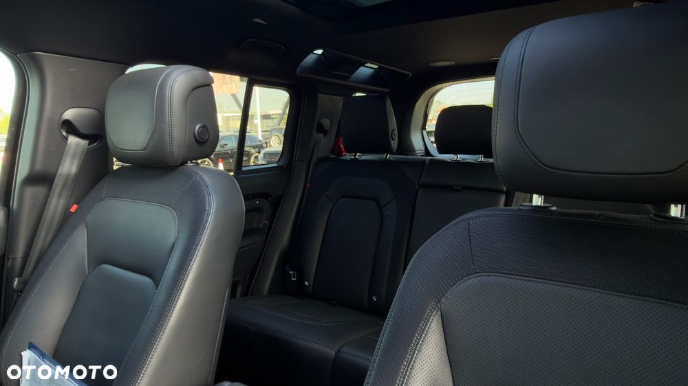 Land Rover Defender - 16