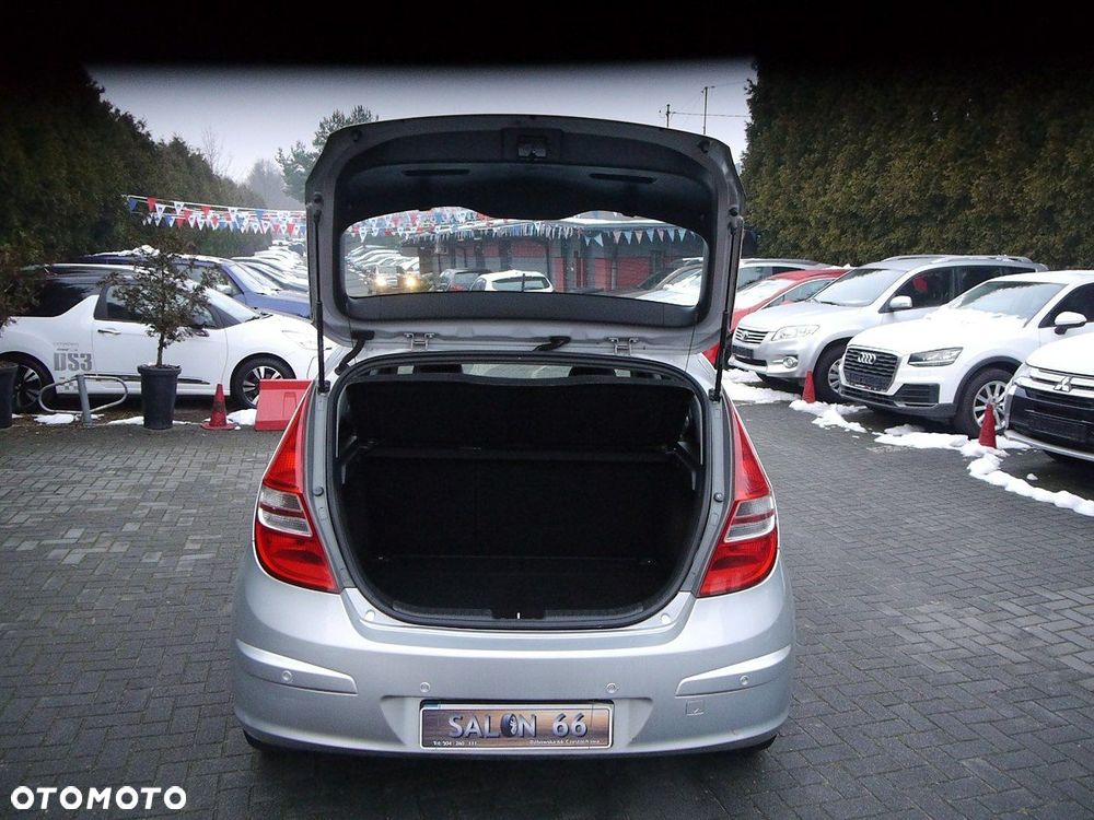 Hyundai i30 1.6 CRDi Comfort EU5 - 13