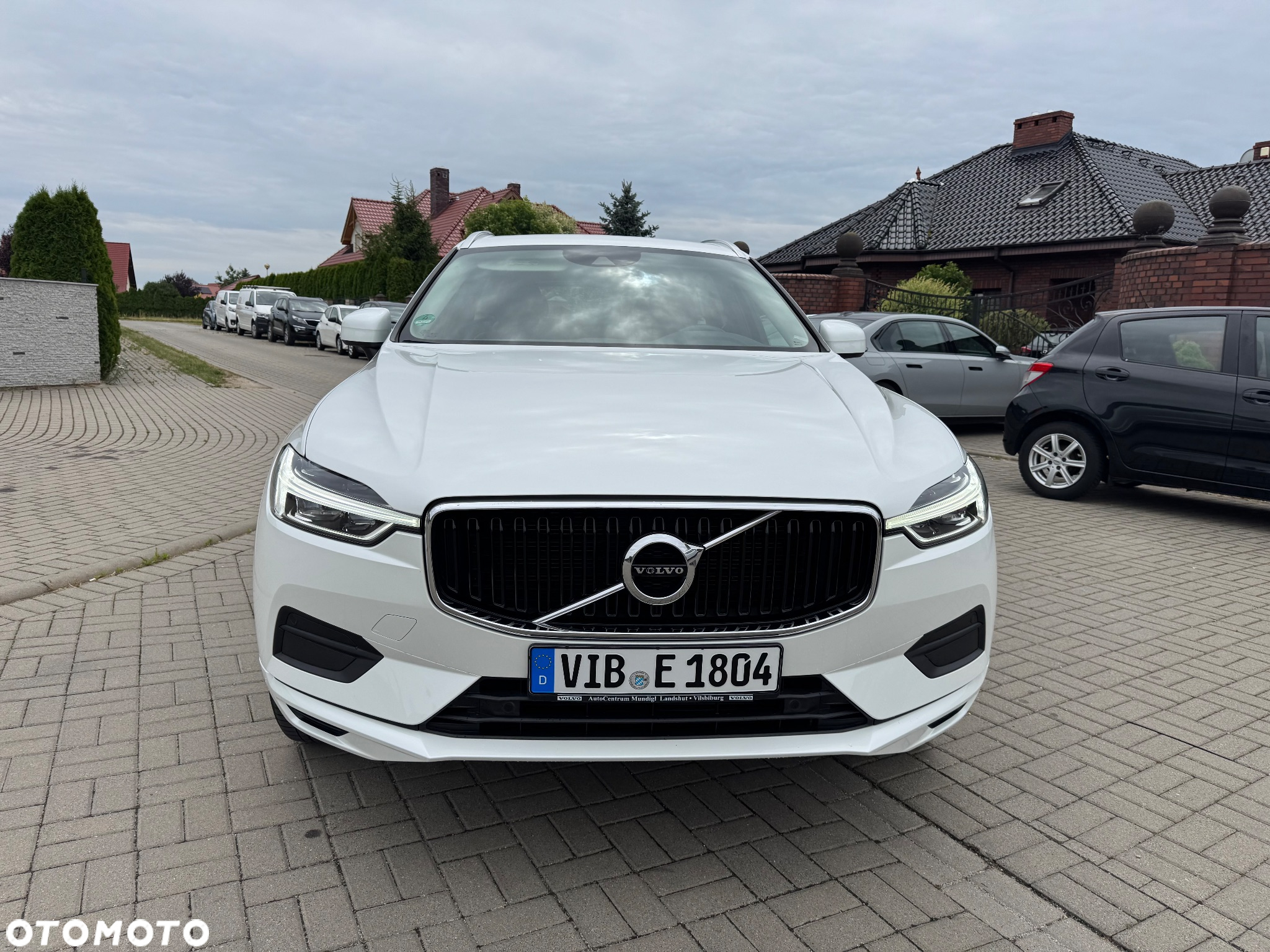 Volvo XC 60 B4 D Geartronic Momentum Pro - 4