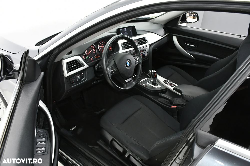 BMW Seria 3 318d Aut. - 12