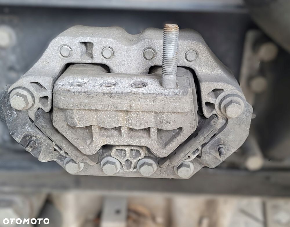 ŁAPA / PODPORA / MOCOWANIE SKRZYNI BIEGÓW SCANIA R / S 260844 EURO 6 - 1