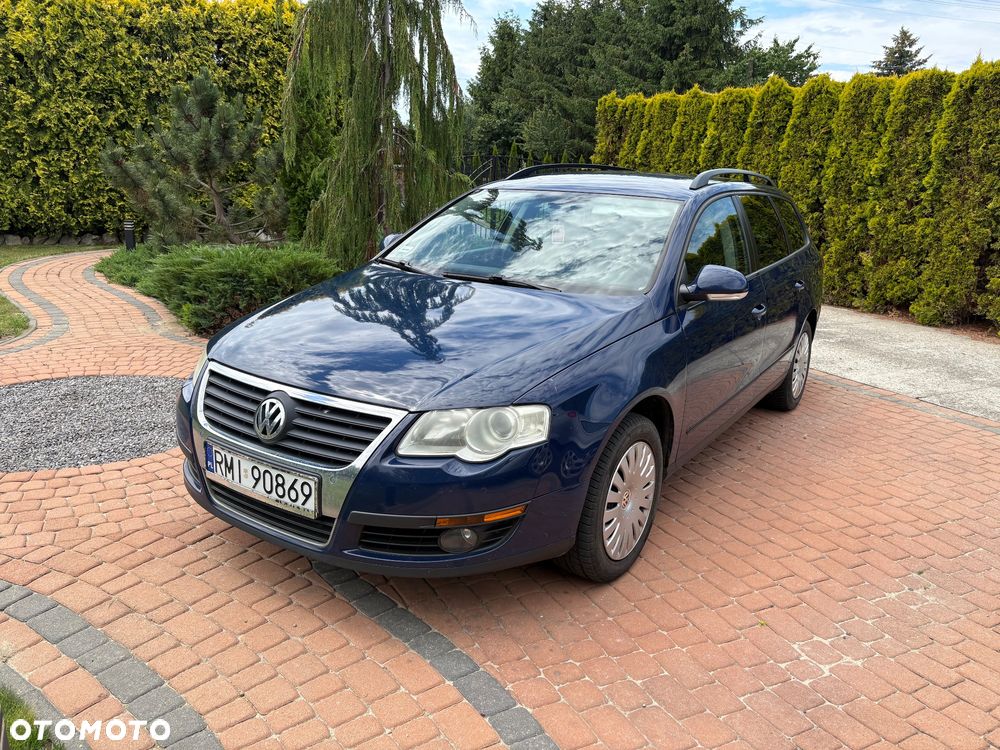 Volkswagen Passat - 1