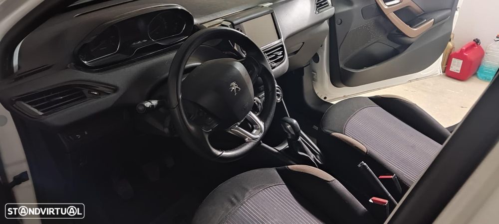 Peugeot 208 PureTech 82 Allure - 4