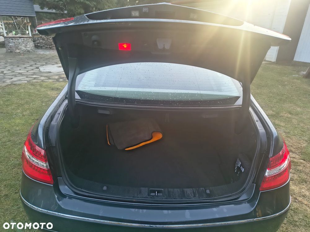 Mercedes-Benz Klasa E 250 CGI BlueEFFICIENCY Automatik Avantgarde - 19