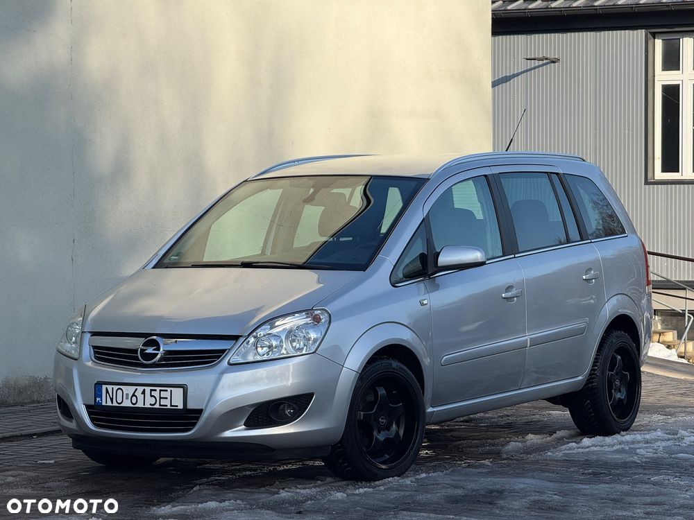 Opel Zafira 1.6 16V Comfort - 1