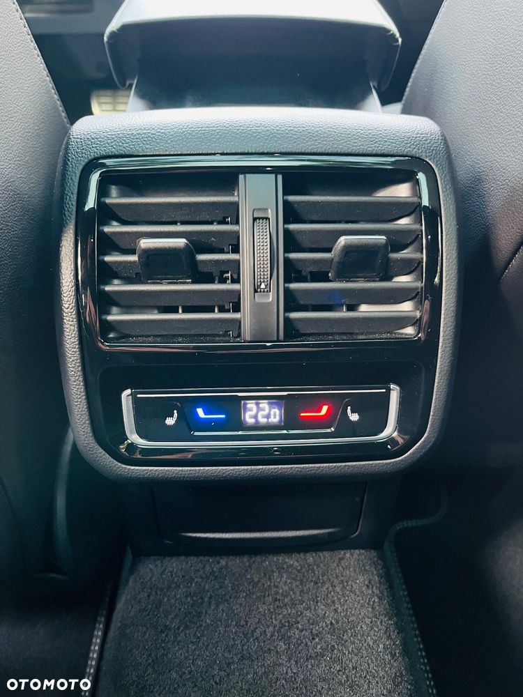 Volkswagen Arteon 2.0 TDI SCR 4Motion DSG R-Line - 32