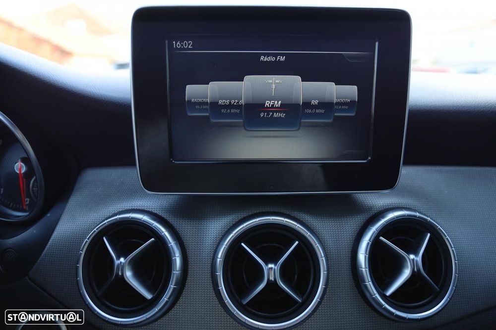 Mercedes-Benz CLA 220 d Shooting Brake Urban Aut. - 10