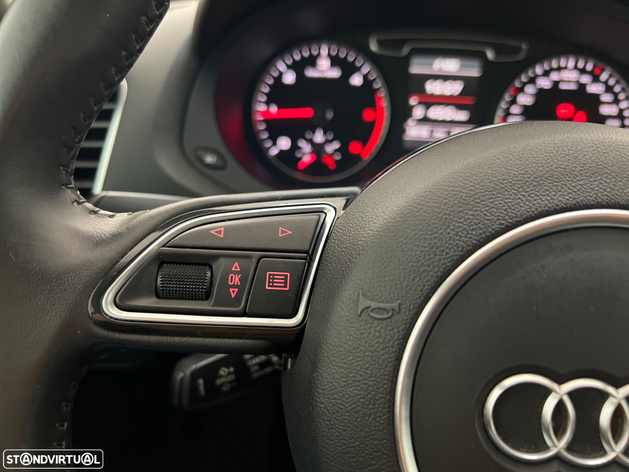 Audi Q3 2.0 TDI Attraction - 28