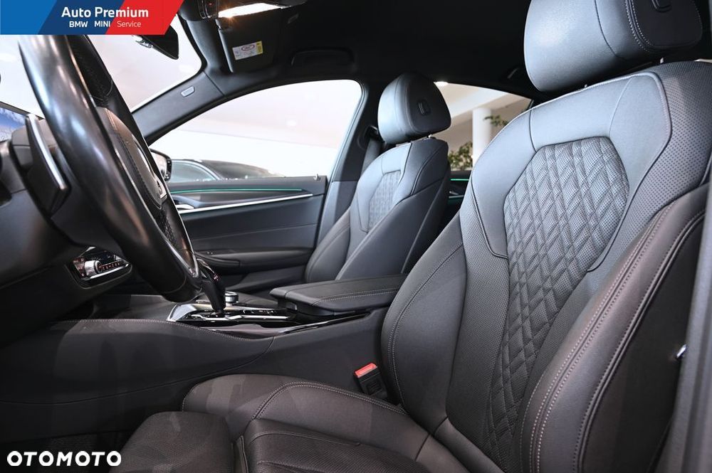 BMW Seria 5 520d xDrive MHEV - 8