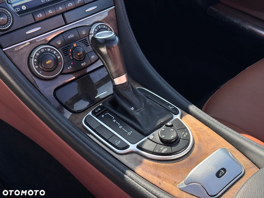 Mercedes-Benz SL - 32