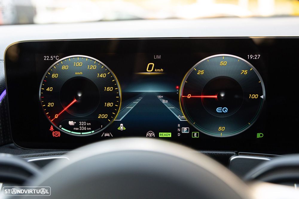 Mercedes-Benz EQB 300 4Matic AMG Line - 25