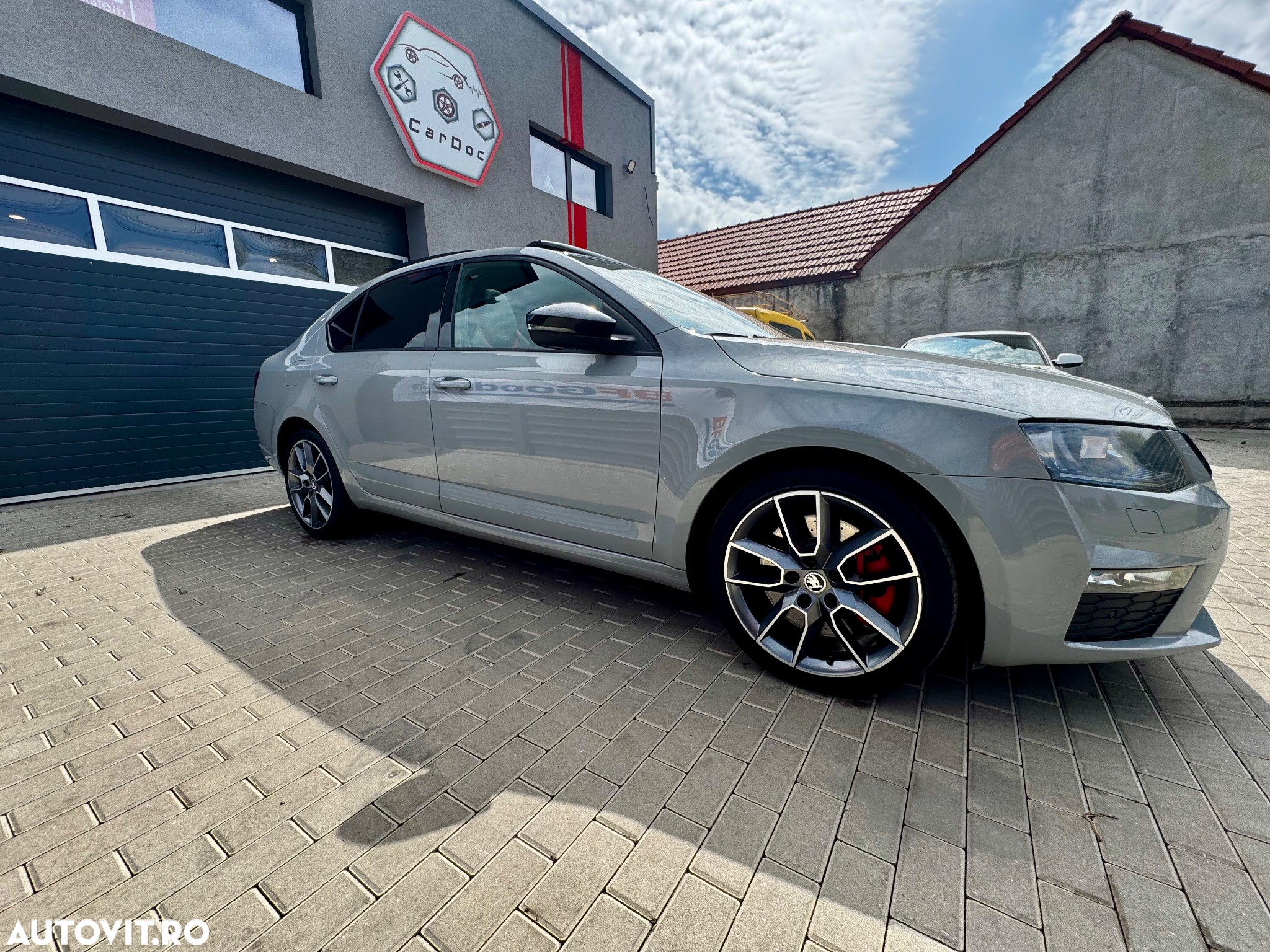 Skoda Octavia 2.0 230 TSI DSG RS - 2