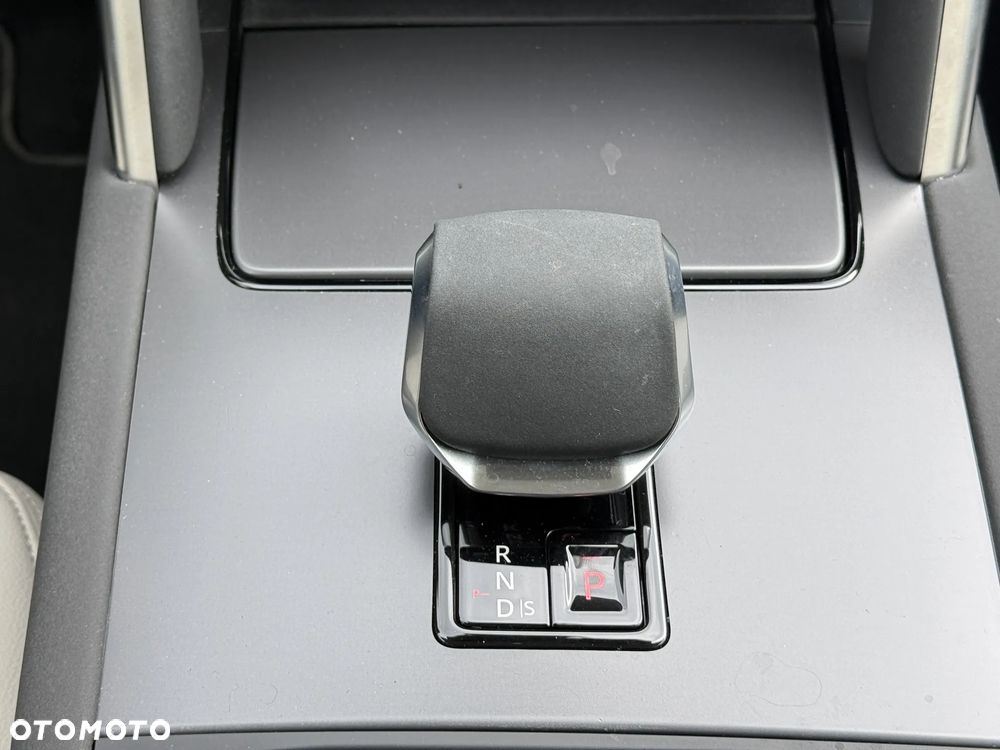 Land Rover Discovery Sport D200 - 13