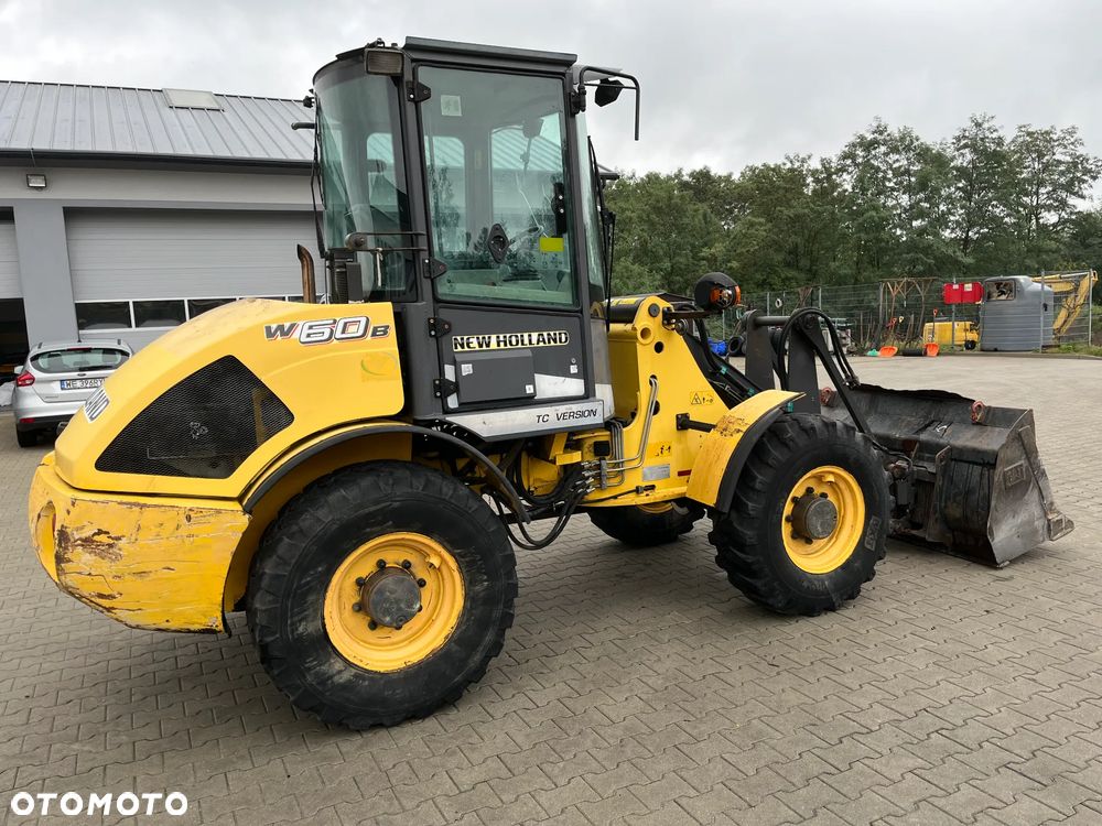 New Holland W60 - 3
