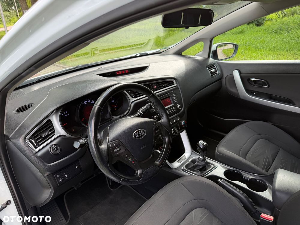 Kia Ceed 1.4 CVVT Dream Team Edition - 14