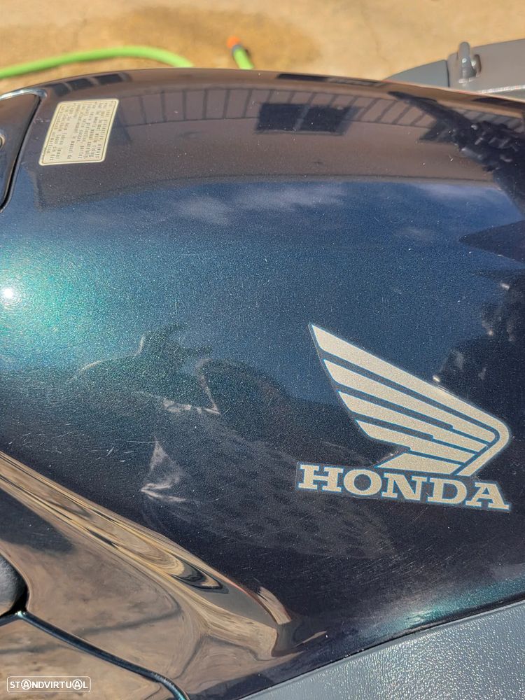 Honda Pan European ST1100 - 8