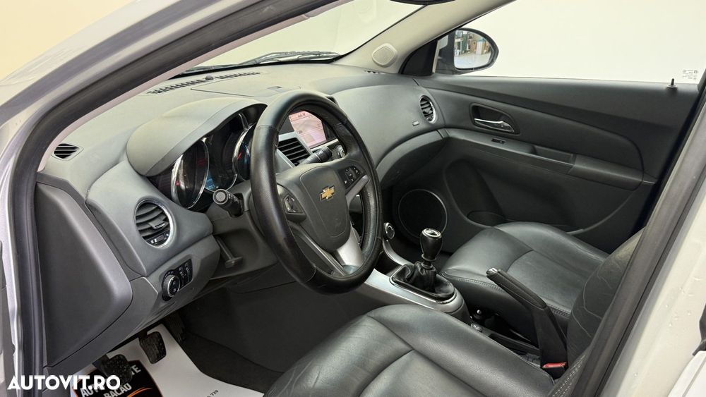Chevrolet Cruze - 12