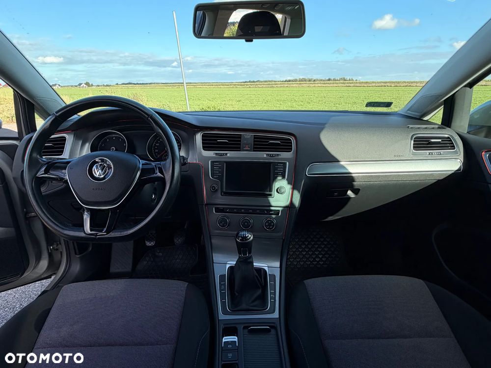 Volkswagen Golf - 12