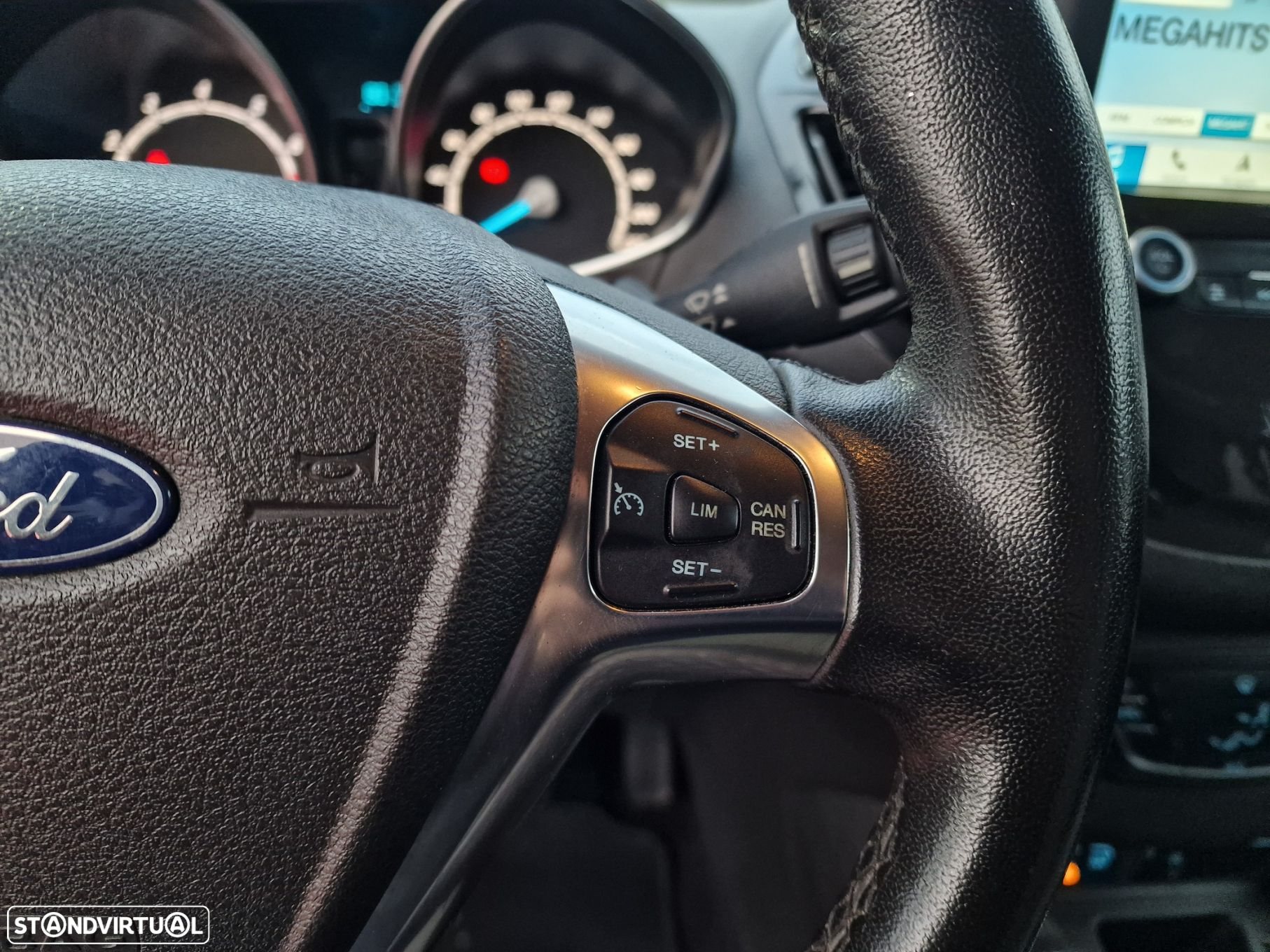 Ford Tourneo Courier 1.0 EcoBoost Titanium - 22