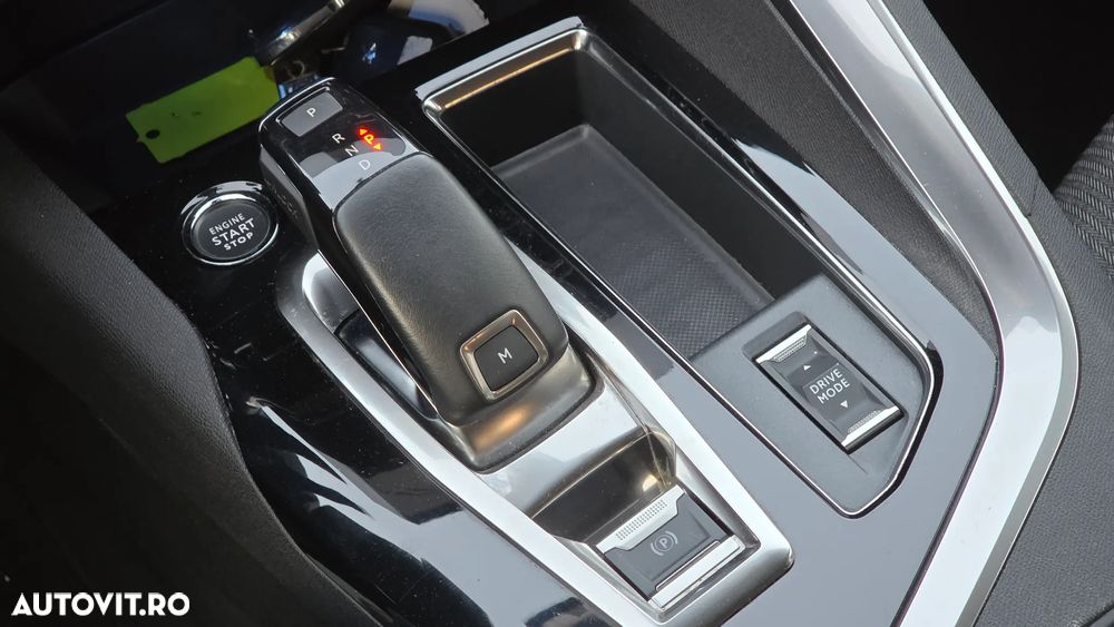 Peugeot 3008 PureTech 130 Stop & Start GPF EAT8 Allure Pack - 25