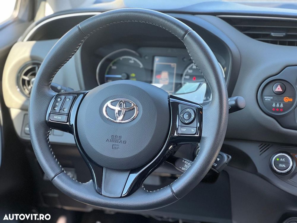 Toyota Yaris 1.5 VVT-i HSD Dynamic - 15