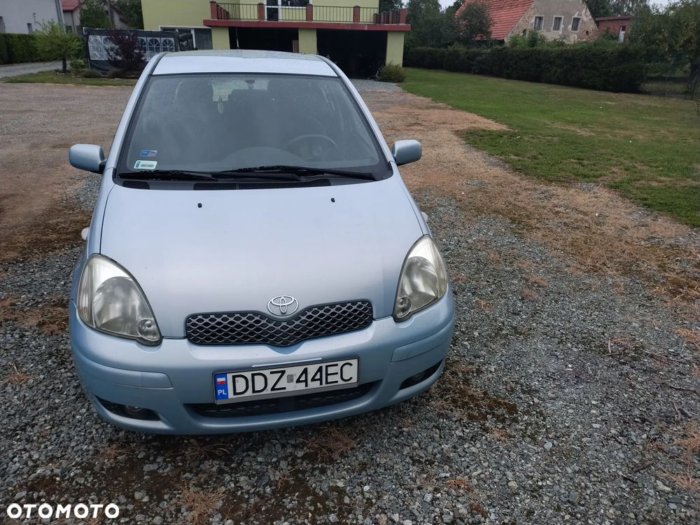 Toyota Yaris 1.0 Base - 4