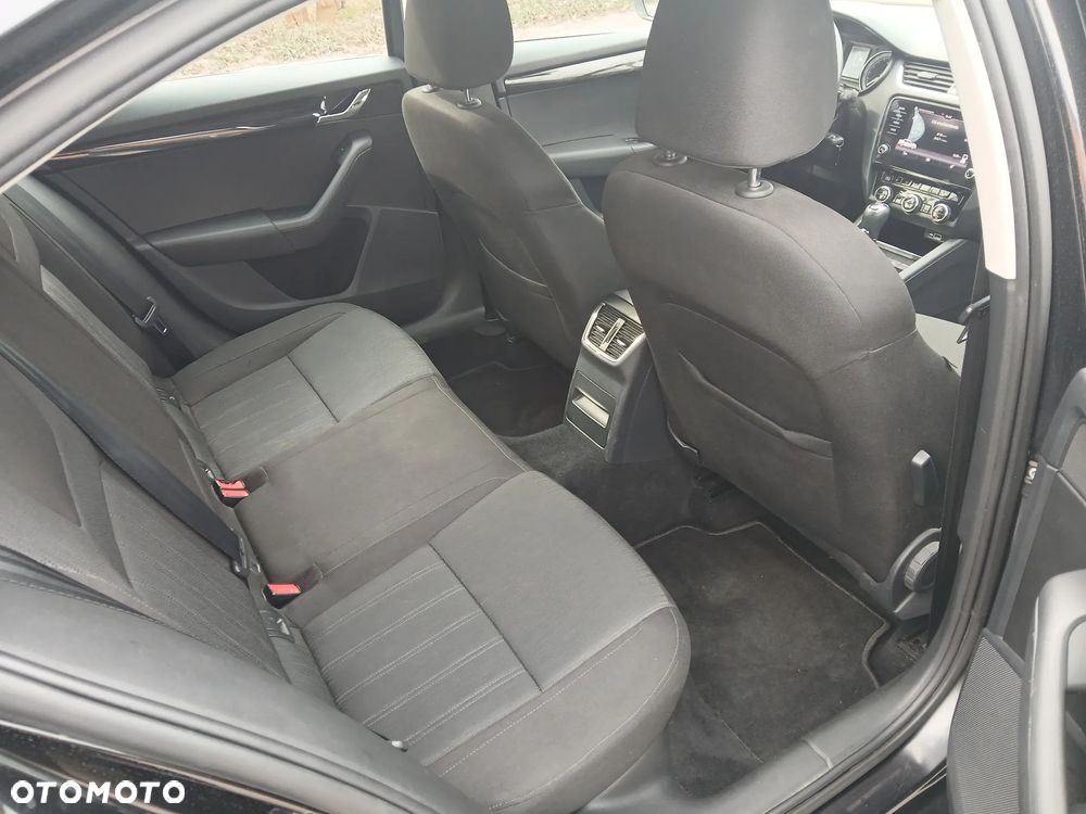 Skoda Octavia 2.0 TDI Style DSG - 14