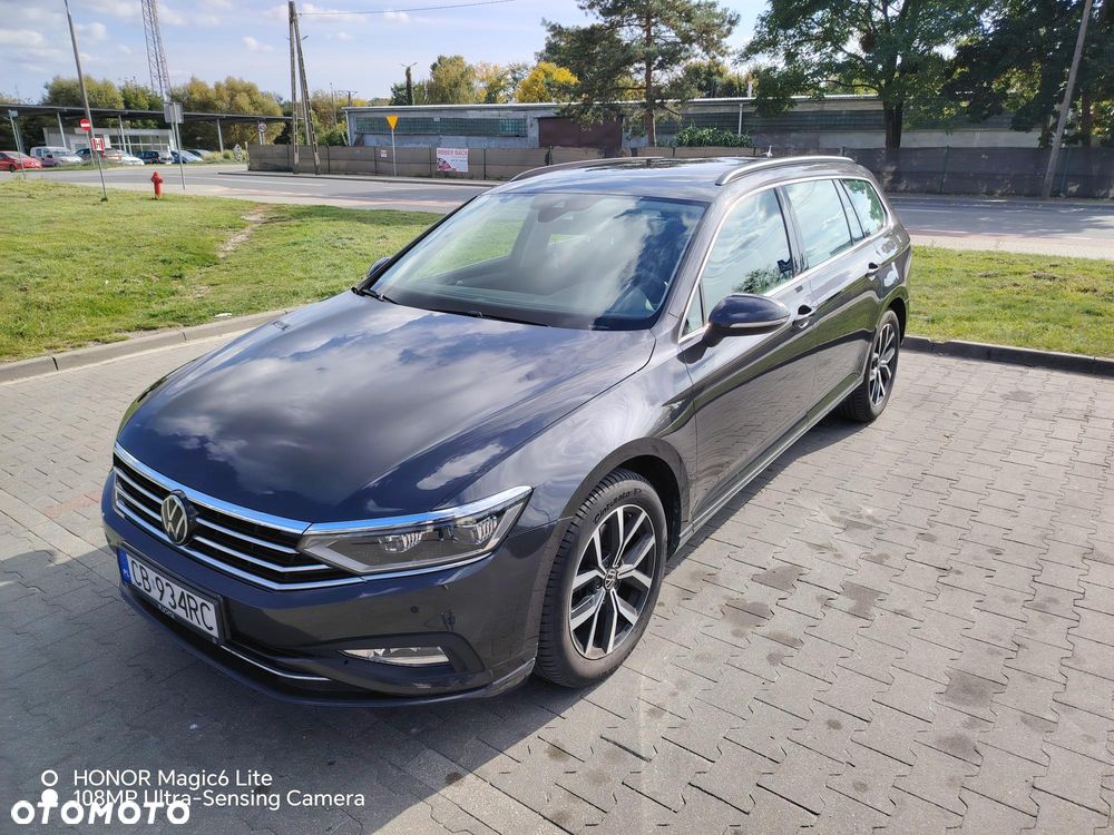 Volkswagen Passat - 12