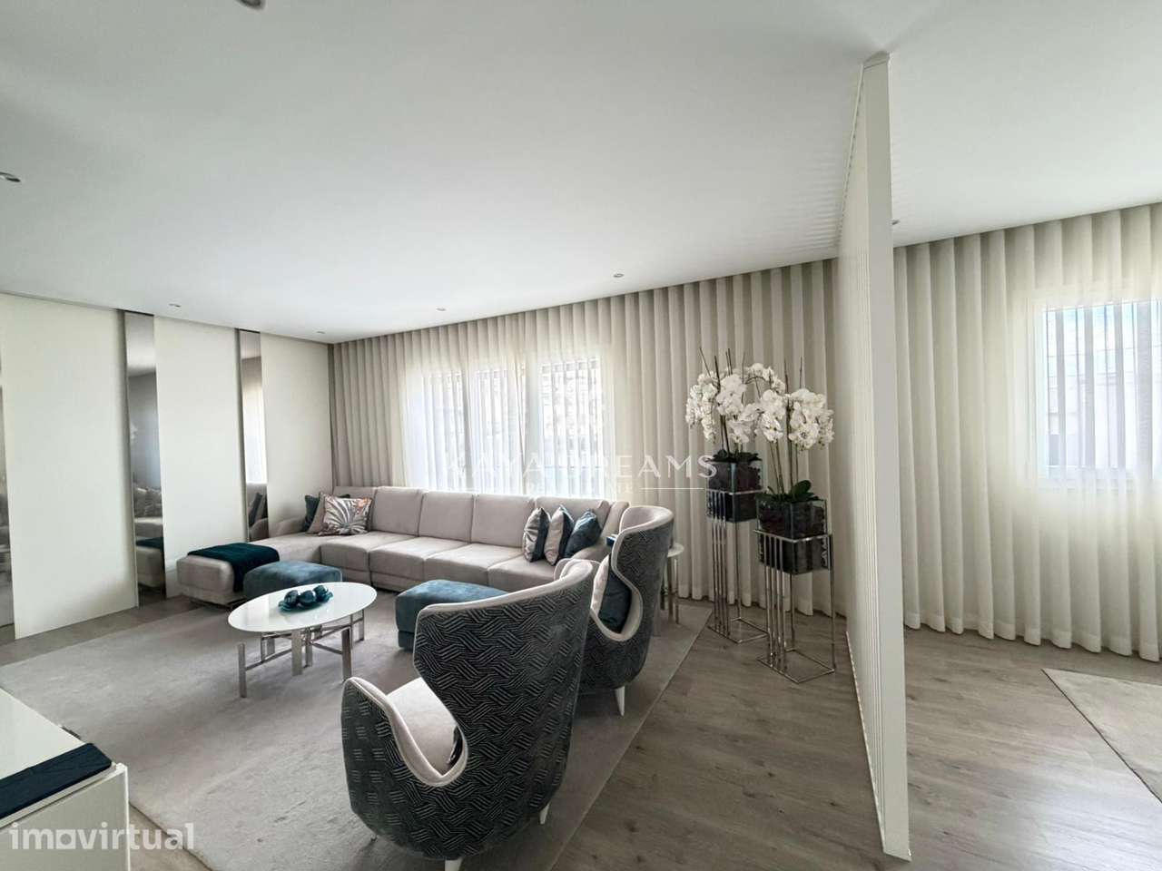 Moradia Semi Nova T5 para Arrendamento em Famões - Odivelas - Grande imagem: 2/32