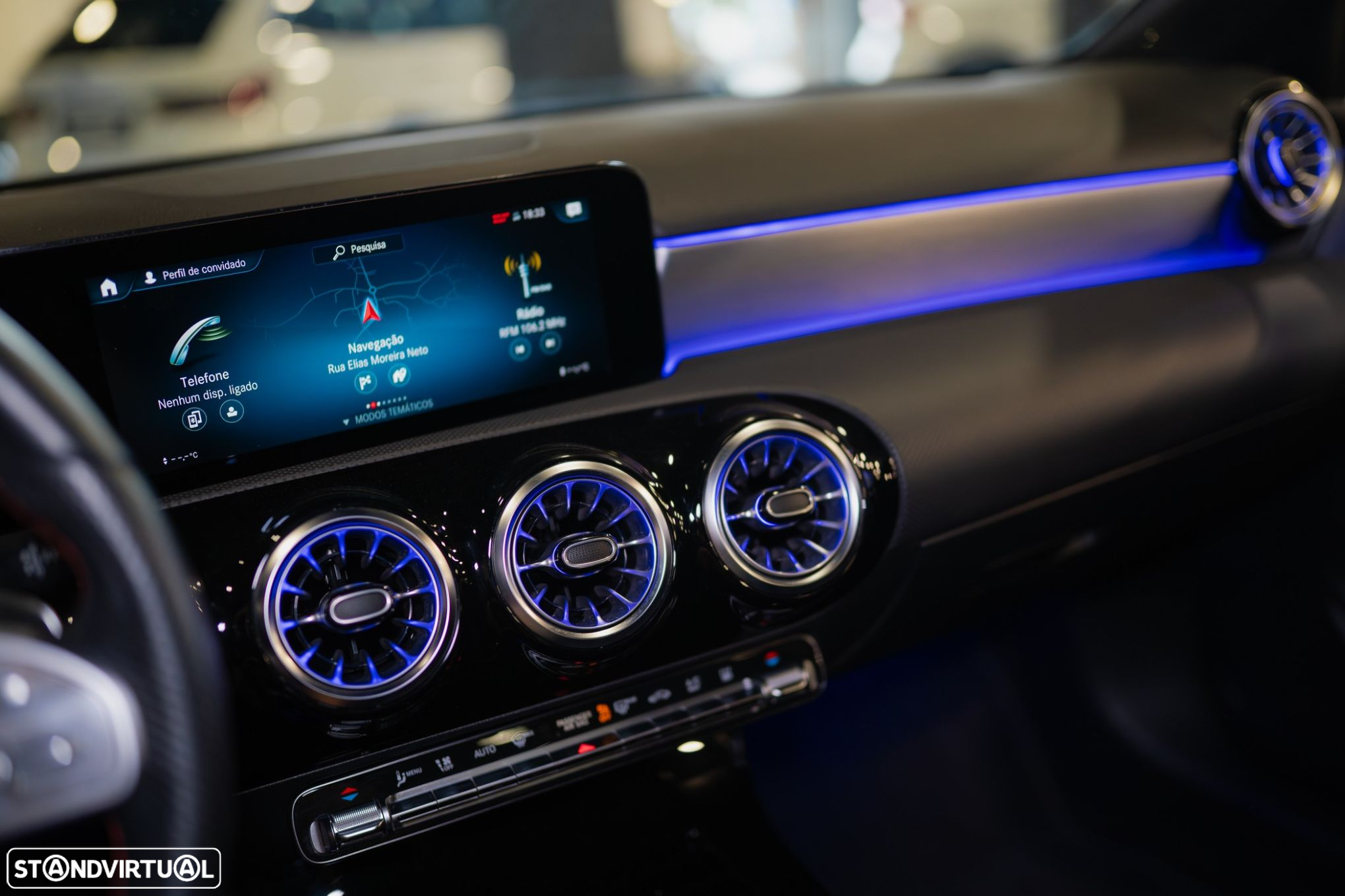 Mercedes-Benz A 250 Limousine e AMG Line - 30