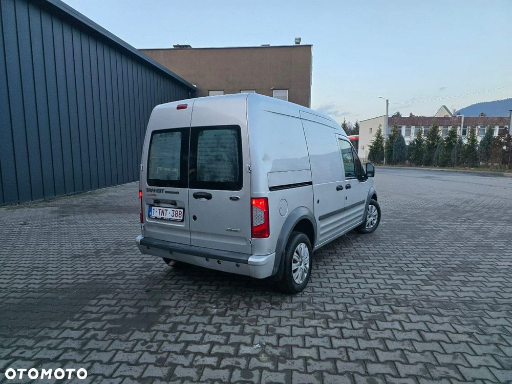 Ford Transit Connect - 10