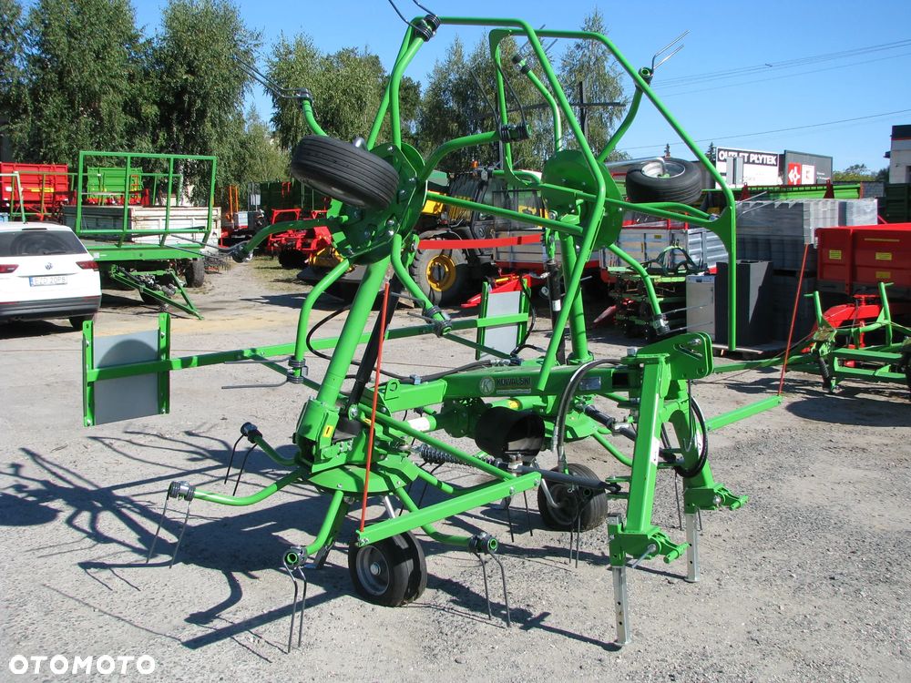 Pronar Przetrząsacz PWP530, PWP460 Pronar; ZKP770, ZKP-530, ZKP460 Inter-Tech; Z528 Kowalski; ZGRABIARKA ZKP420 Pronar, ZK42, ZK36 Kowalski; ZKT-420 Inter-Tech; ZK320 Mesko Rol; ZG-350 Euro-Masz; Przetrząsaczo-Zgrabiarka Z-275 Mesko-Rol; Przetrząsaczo zgraniarka taśmowa WIRAX, Akpil "OSA" - 15