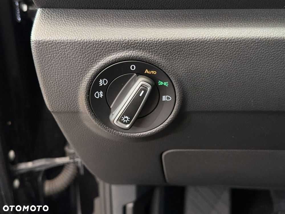 Volkswagen T-Roc - 29