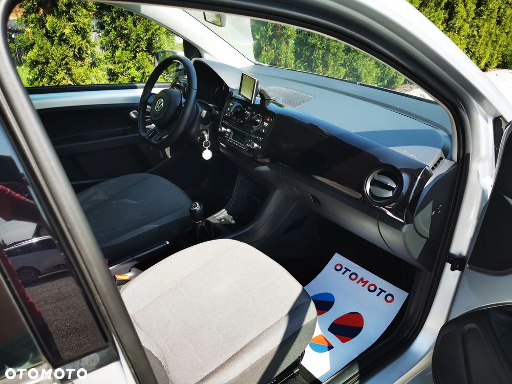 Volkswagen up! high - 24