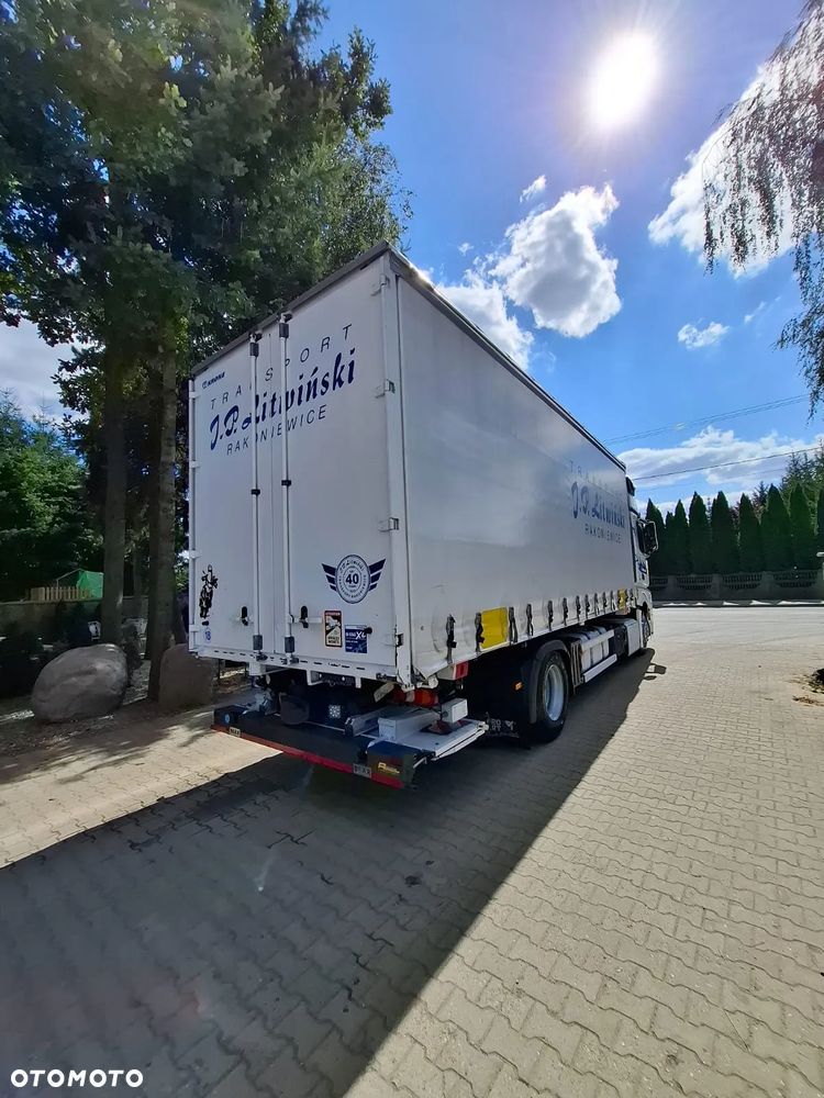 Mercedes-Benz 1840 - 4