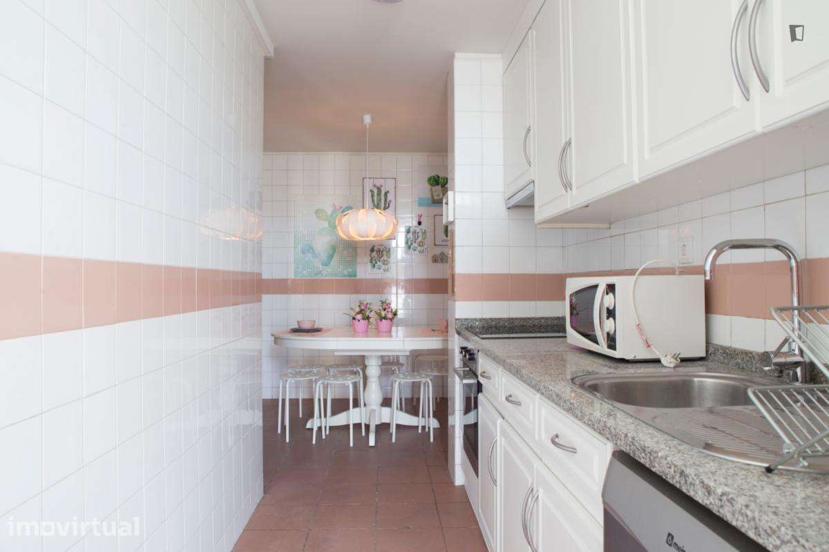 Quarto - localizado em Senhora da Hora Porto - Grande imagem: 4/18