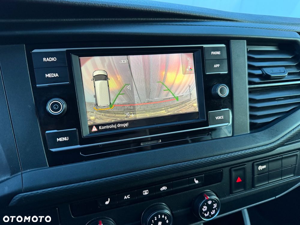 Volkswagen Transporter - 22