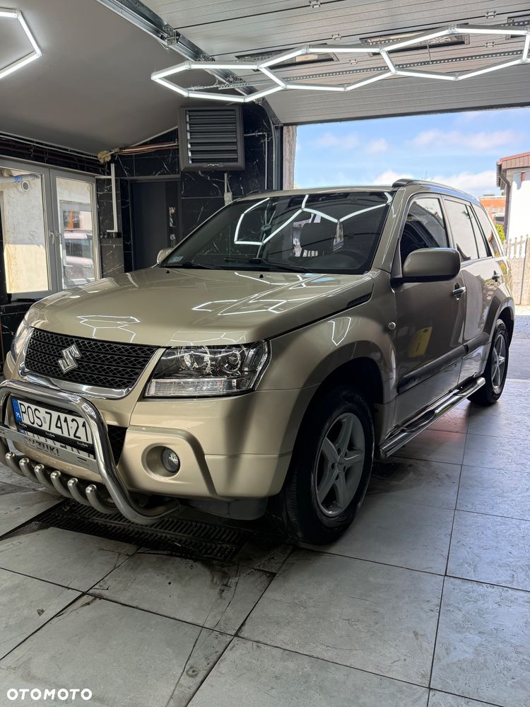 Suzuki Grand Vitara 2.0 Comfort + - 3