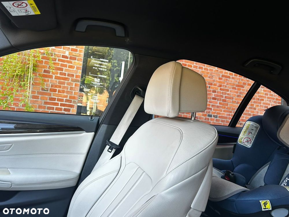 BMW Seria 5 530i xDrive M Sport sport - 18