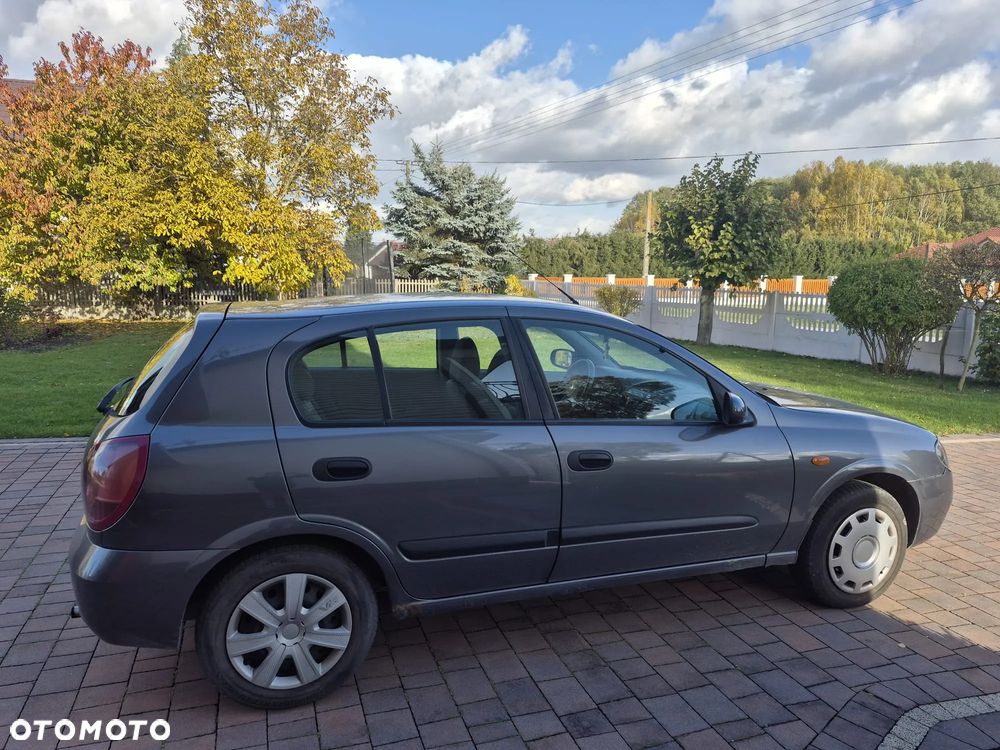 Nissan Almera 2002 photo 3
