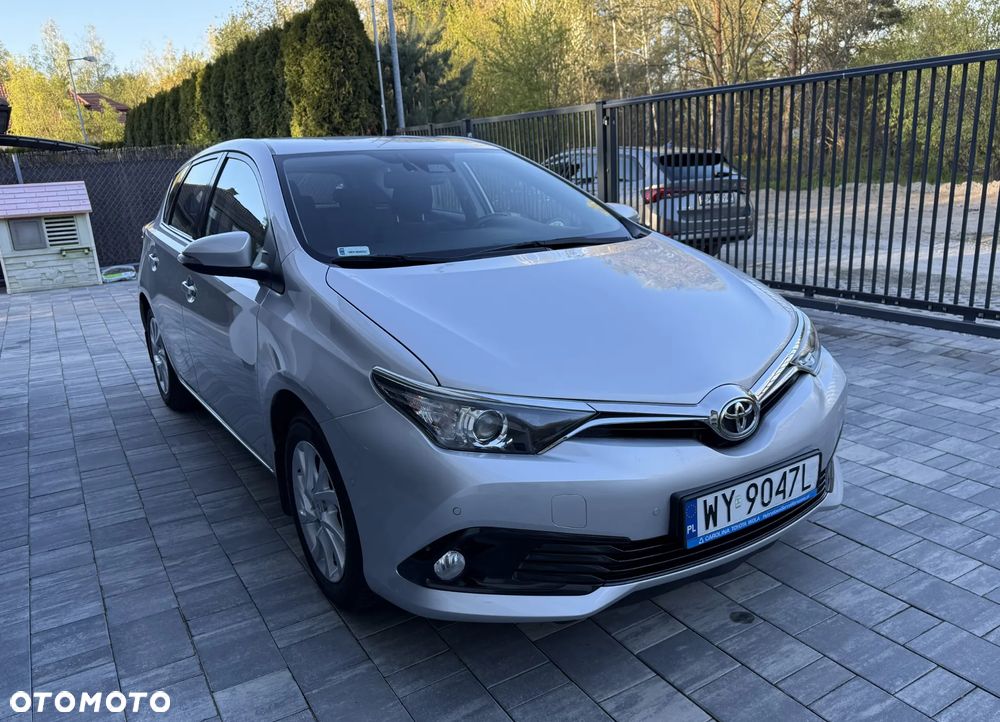 Toyota Auris 1.6 Prestige - 4