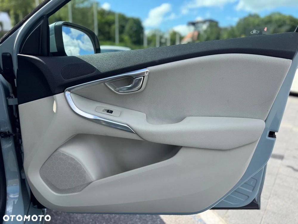 Volvo V40 D4 Drive-E Inscription - 16