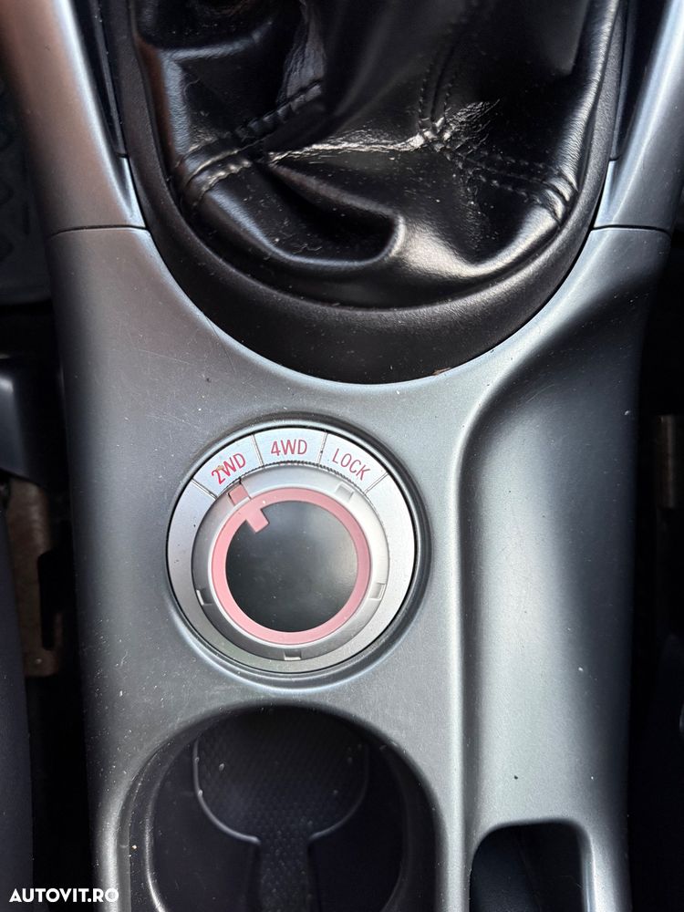 Mitsubishi Outlander - 10