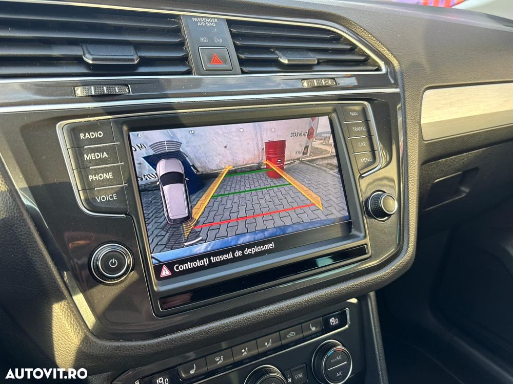 Volkswagen Tiguan 2.0 TDI SCR 4MOTION BlueMotion Technology Comfortline - 23