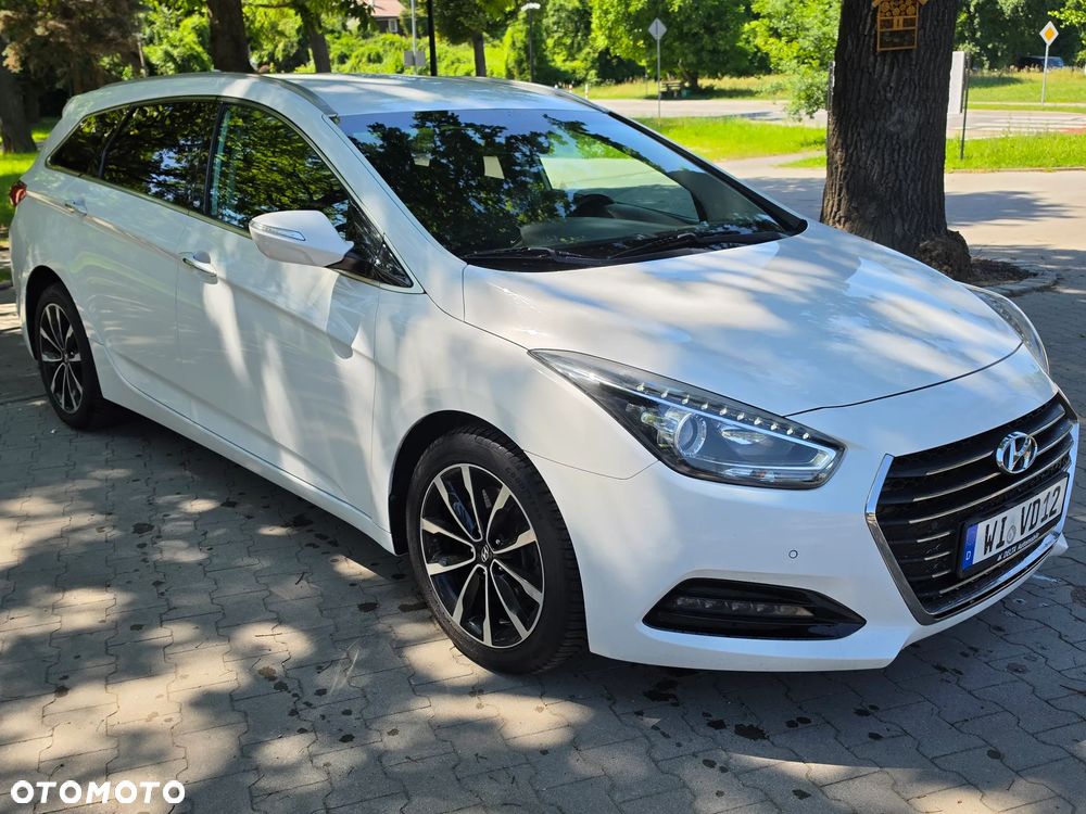 Hyundai i40 Kombi 1.7 CRDi DCT Premium - 1