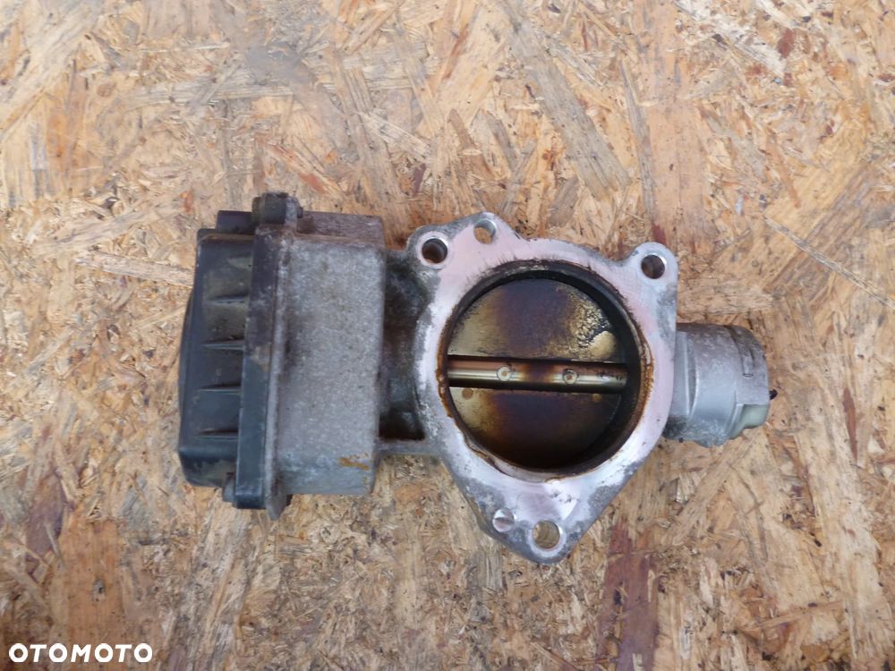 PEUGEOT 407 2.2 16V PRZEPUSTNICA 965078738002 - 2